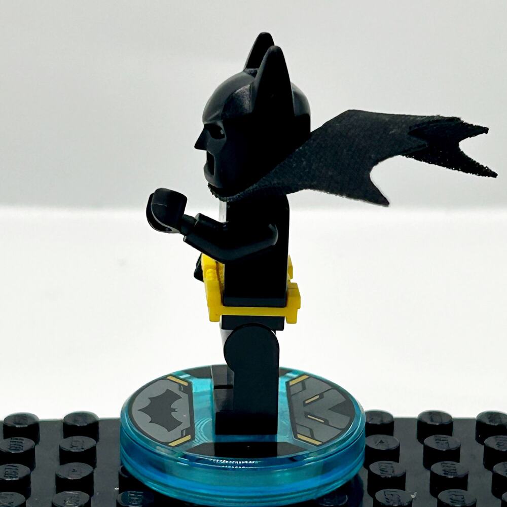 LEGO Dimensions Black Suit BATMAN Minifigure Authentic - Picture 5 of 5